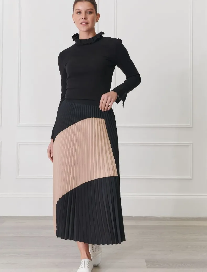Black Caramel Pleat Skirt