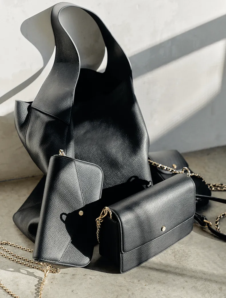 Florence Pouch Black