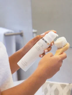iKOU Ultra Cleansing Face Gel