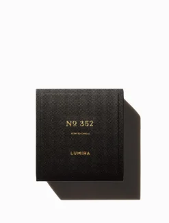 No352 Leather u0026 Cedar Candle