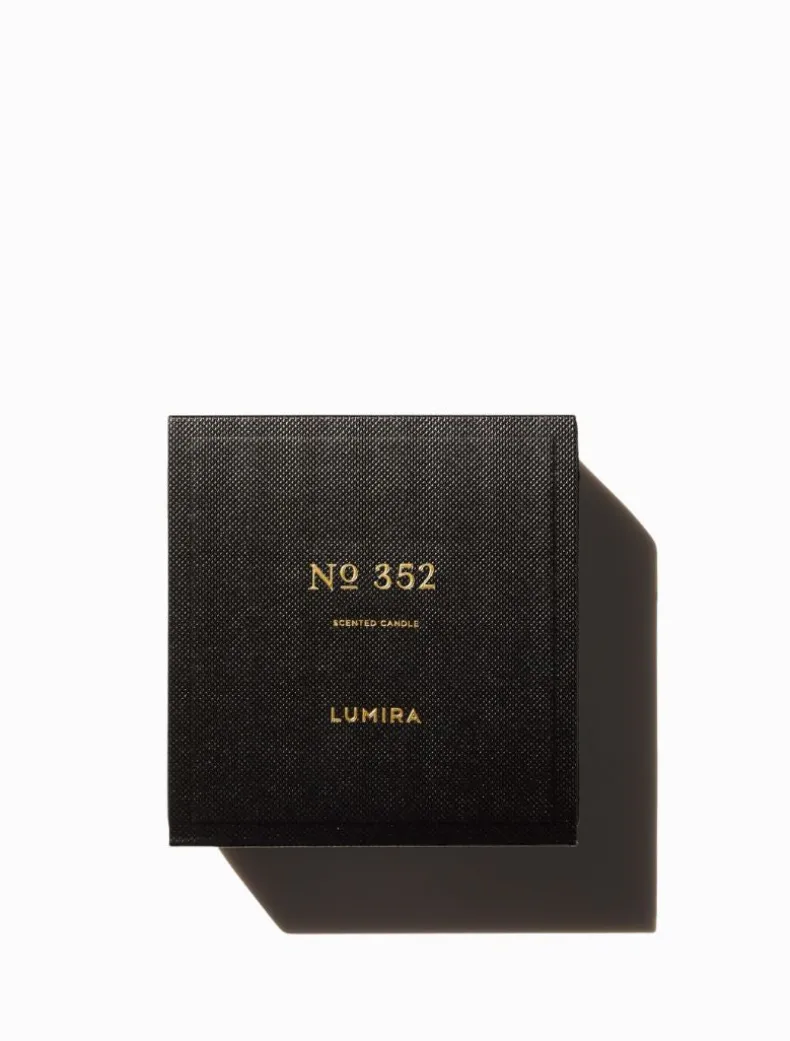 No352 Leather u0026 Cedar Candle