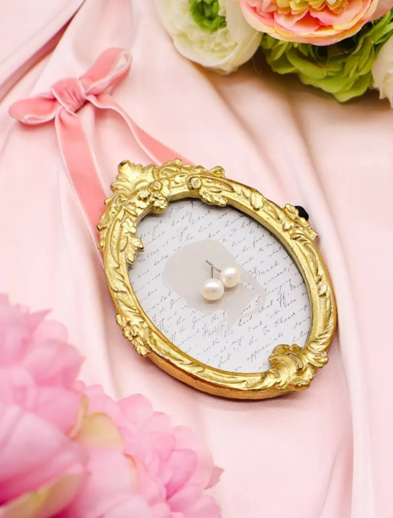 Small Pearl Stud White