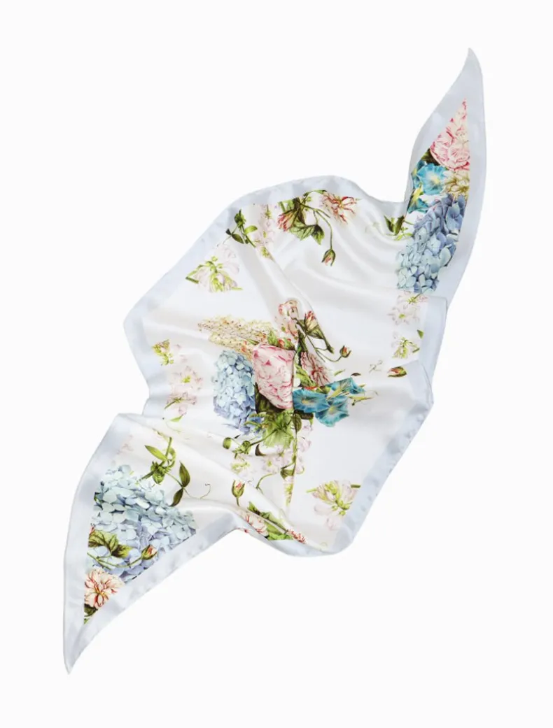 Trapezoid Scarf Floral Light Blue